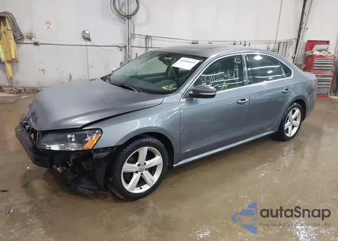 2013 Volkswagen Passat 2.5L Se z USA, uszkodzony, nr VIN 1VWBP7A35DC149396